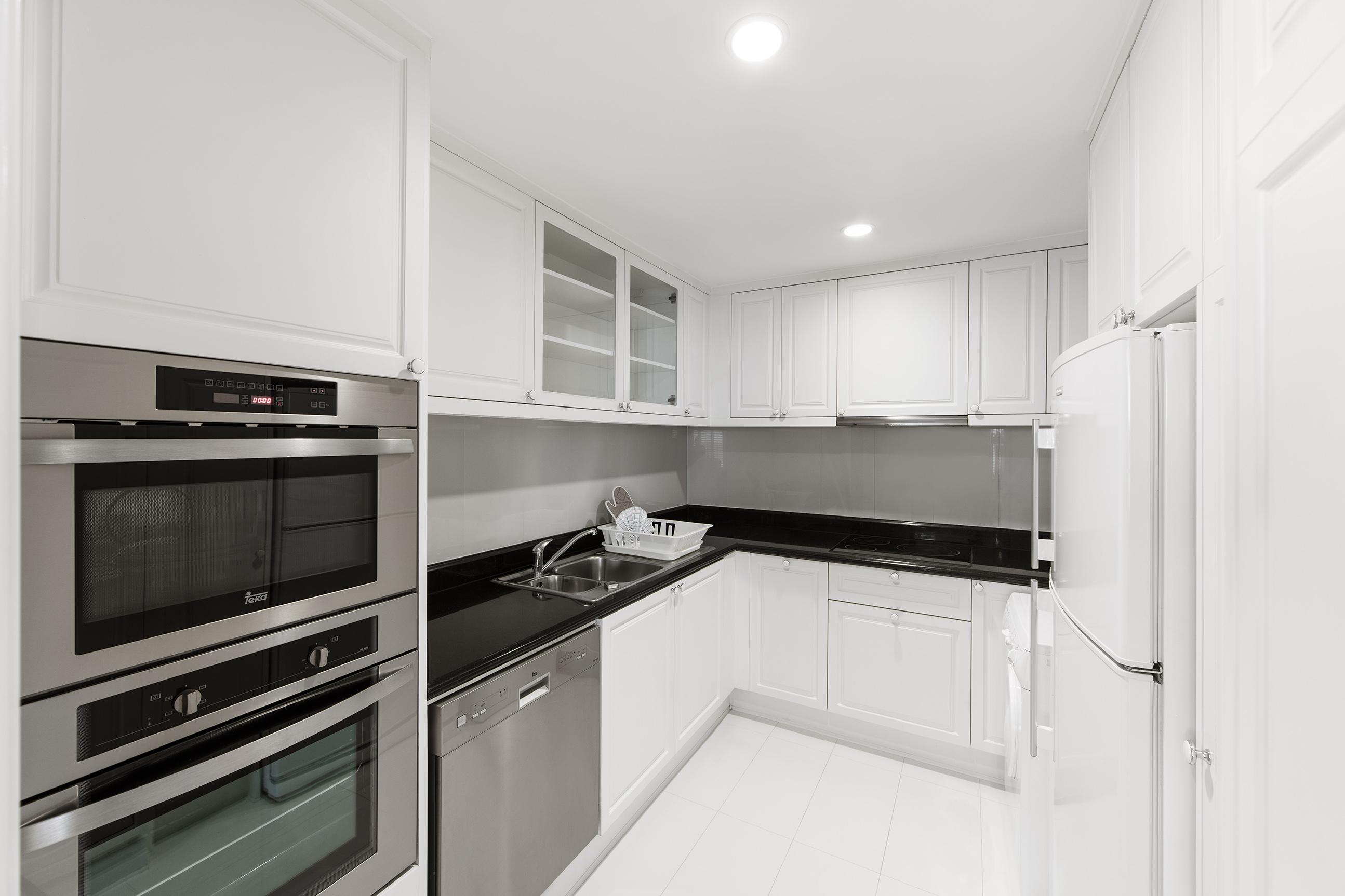 Grande Centre Point Hotel Ratchadamri Bangkok Eksteriør bilde A modern kitchen
