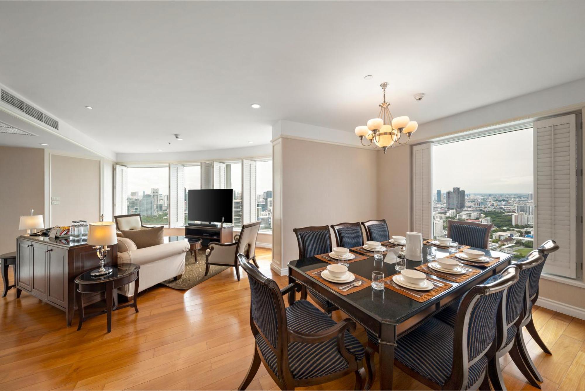 Grande Centre Point Hotel Ratchadamri Bangkok Eksteriør bilde A typical three-bedroom suite