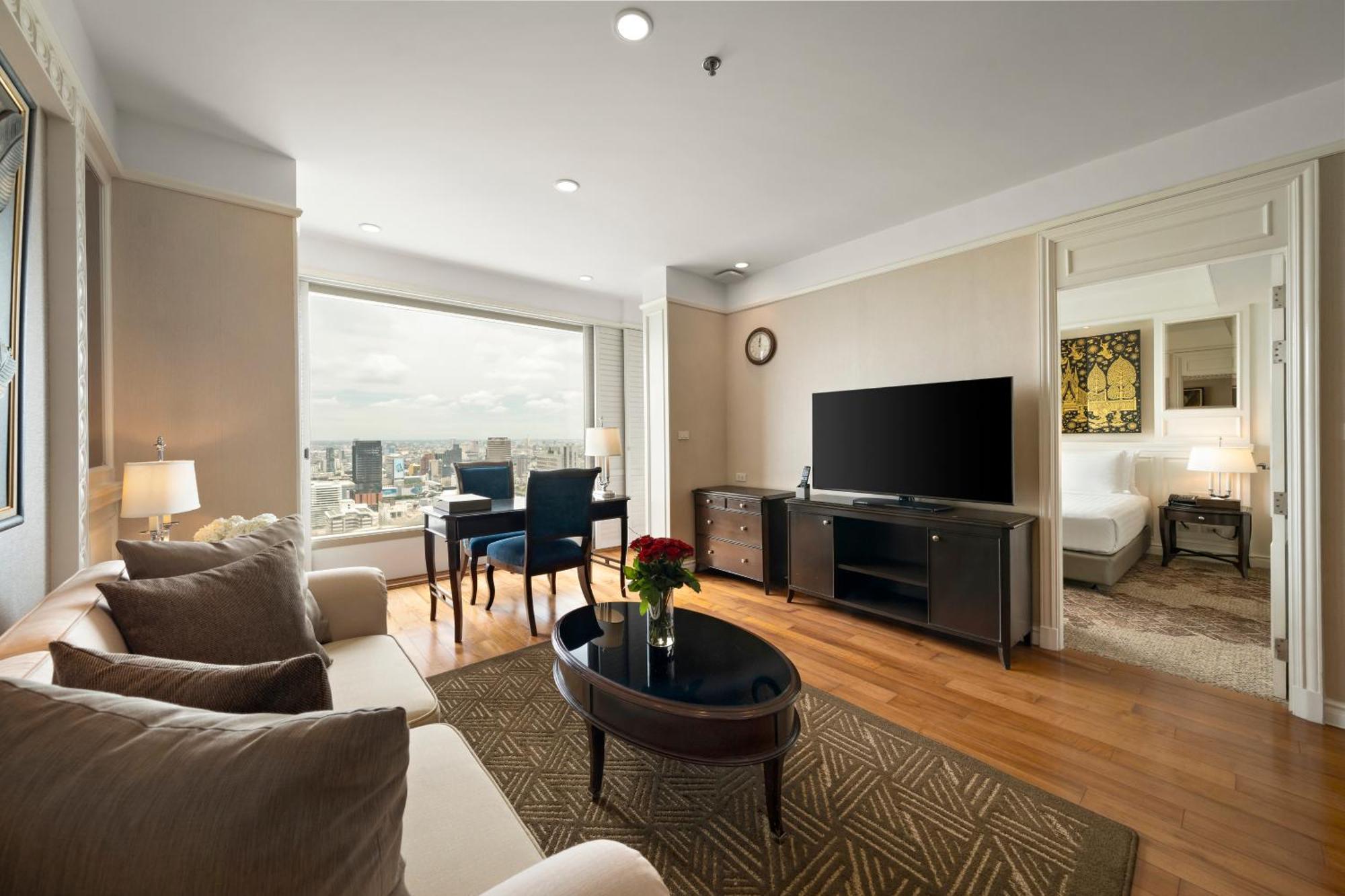 Grande Centre Point Hotel Ratchadamri Bangkok Eksteriør bilde A living room in a typical apartment